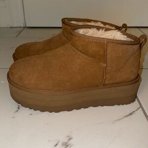 UGG mini platform